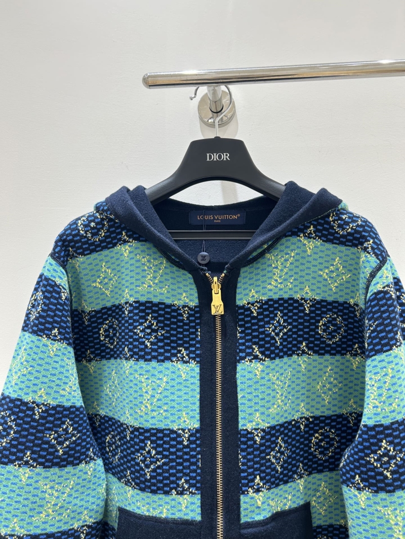 l0vis Vvtt0n outwear